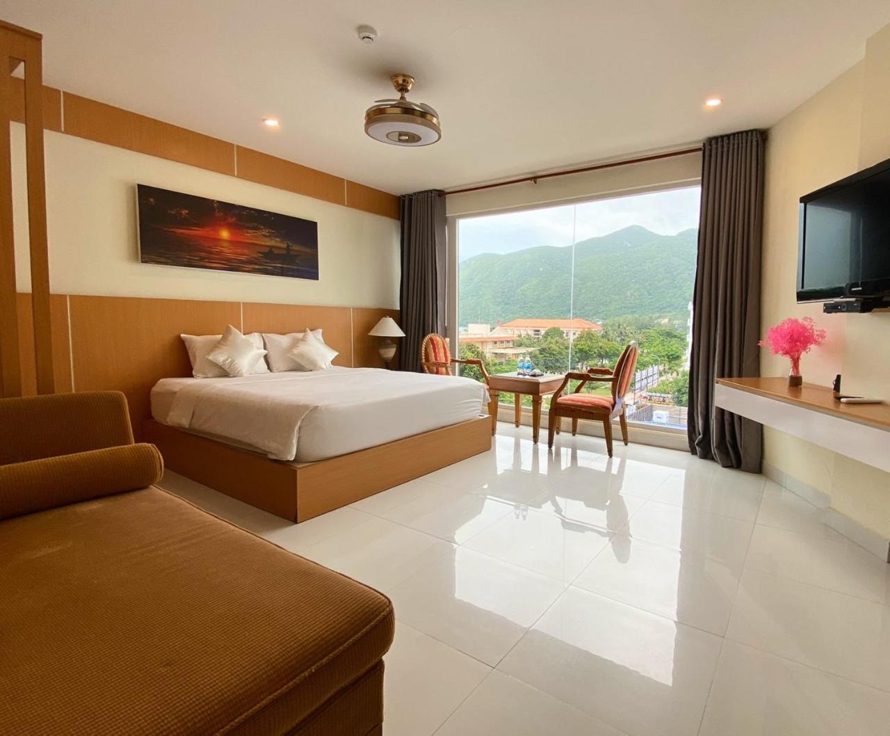 Conson Hotel Chi Khu Co Ong Extérieur photo