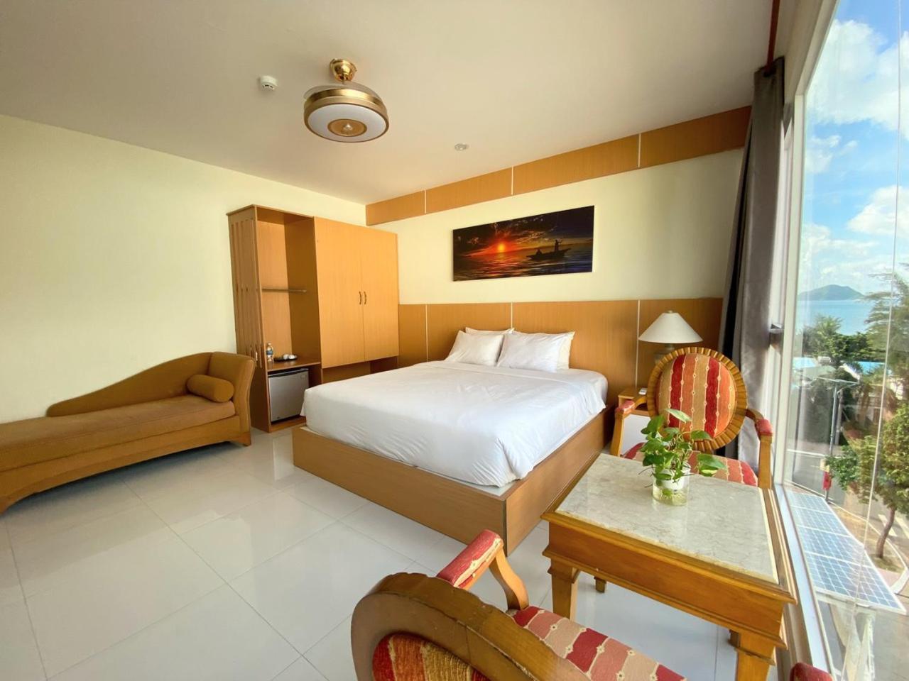 Conson Hotel Chi Khu Co Ong Extérieur photo